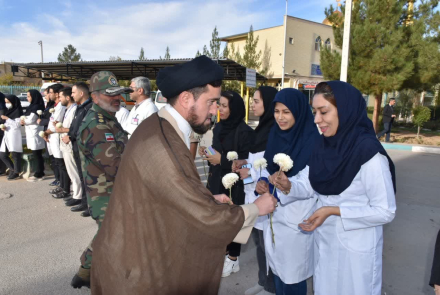 حضور فرماندهی محترم گروه ۲۲ توپخانه شهرضا و هیات همراه در جمع پرستاران وکادر درمان به مناسبت روز پرستار