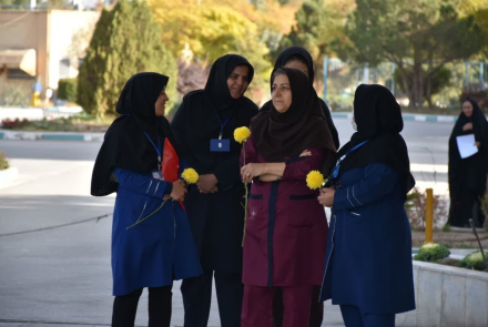 حضور فرماندهی محترم گروه ۲۲ توپخانه شهرضا و هیات همراه در جمع پرستاران وکادر درمان به مناسبت روز پرستار