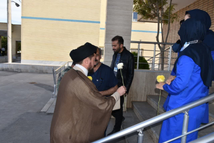 حضور فرماندهی محترم گروه ۲۲ توپخانه شهرضا و هیات همراه در جمع پرستاران وکادر درمان به مناسبت روز پرستار