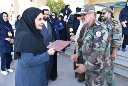 حضور فرماندهی محترم گروه ۲۲ توپخانه شهرضا و هیات همراه در جمع پرستاران وکادر درمان به مناسبت روز پرستار