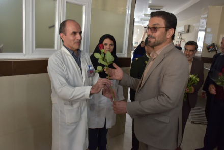 حضور اعضای محترم شورای شهر و آقای رضایی شهردار وهمچنین فرماندهی پلیس راهور جناب سرهنگ غریبی وهیئت همراه از نیروی انتظامی به مناسبت روز پرستار